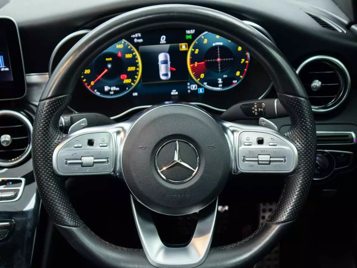 Vehicle Image for 10/17for Mercedes-Benz C-Class C200 AMG Line