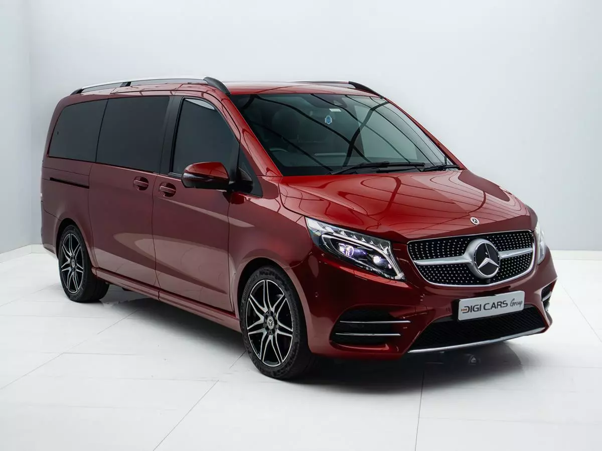 Vehicle Image for 2/18for Mercedes-Benz V-Class V300d Exclusive AMG Line