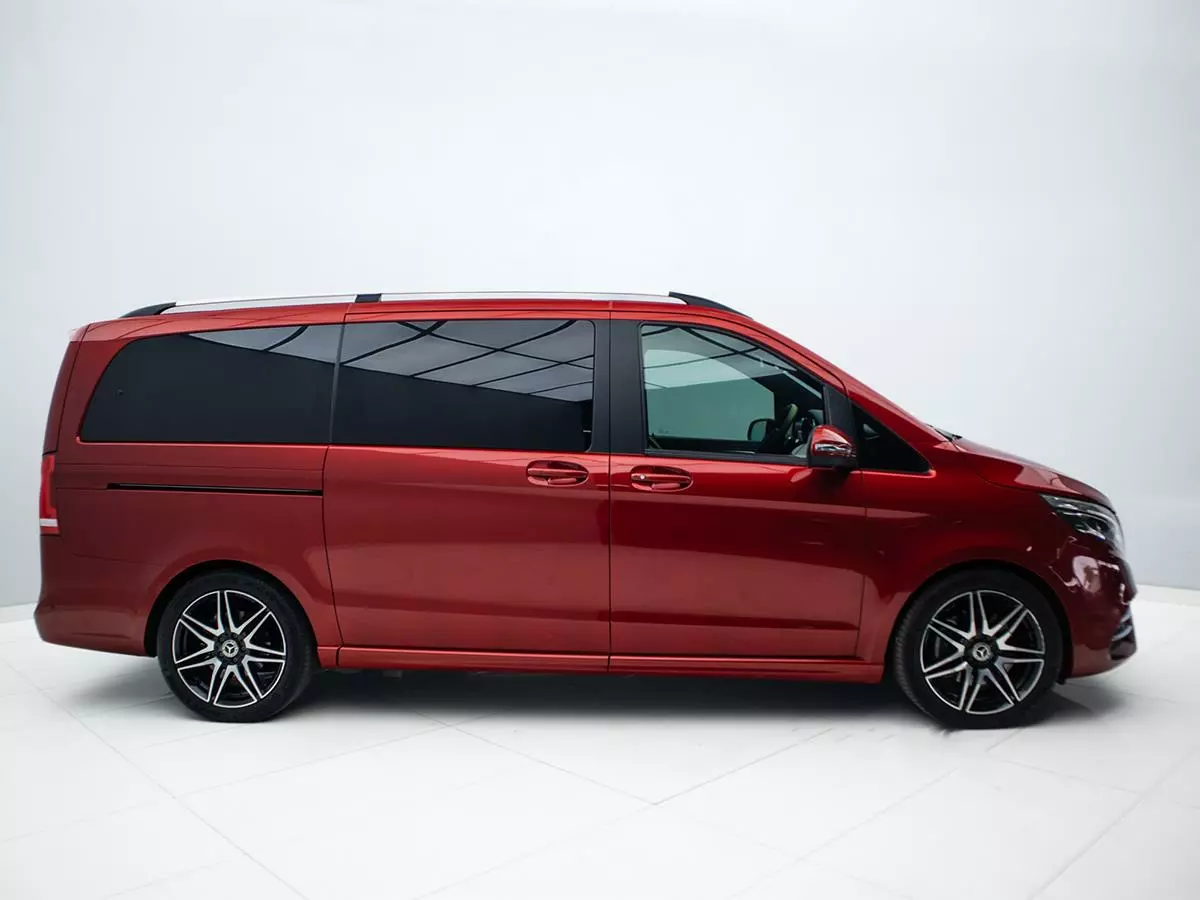Vehicle Image for 4/18for Mercedes-Benz V-Class V300d Exclusive AMG Line