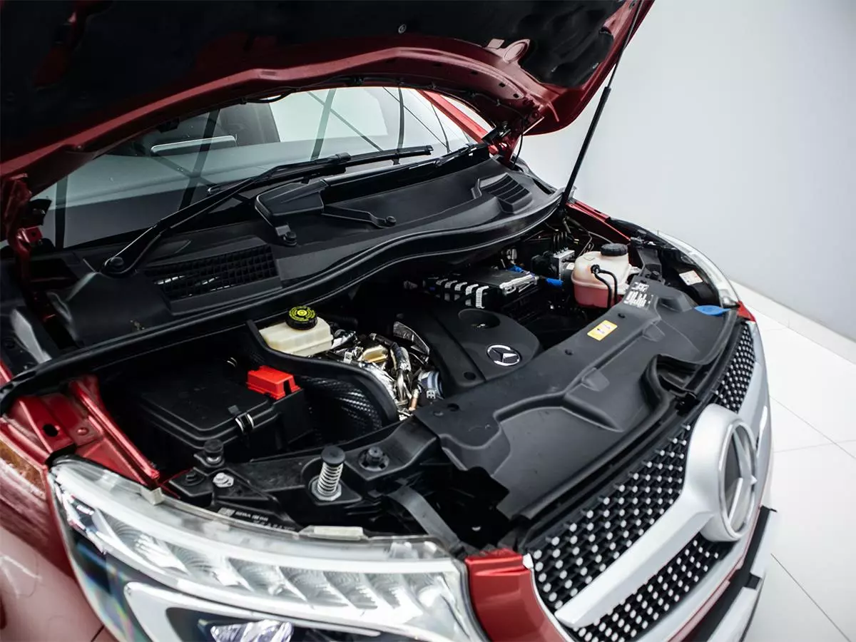 Vehicle Image for 8/18for Mercedes-Benz V-Class V300d Exclusive AMG Line