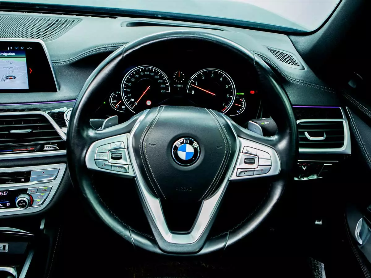 Vehicle Image for 10/17for BMW 7 Series 740i M Sport