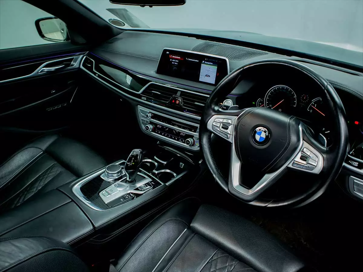 Vehicle Image for 13/17for BMW 7 Series 740i M Sport