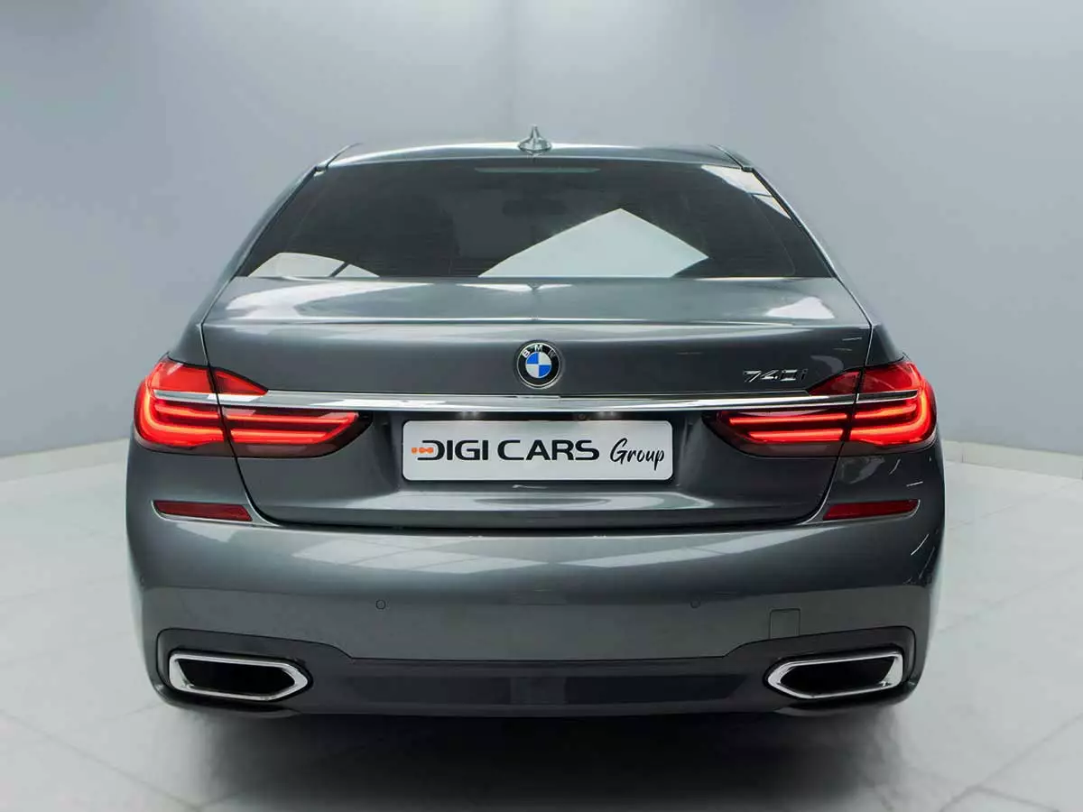Vehicle Image for 9/17for BMW 7 Series 740i M Sport