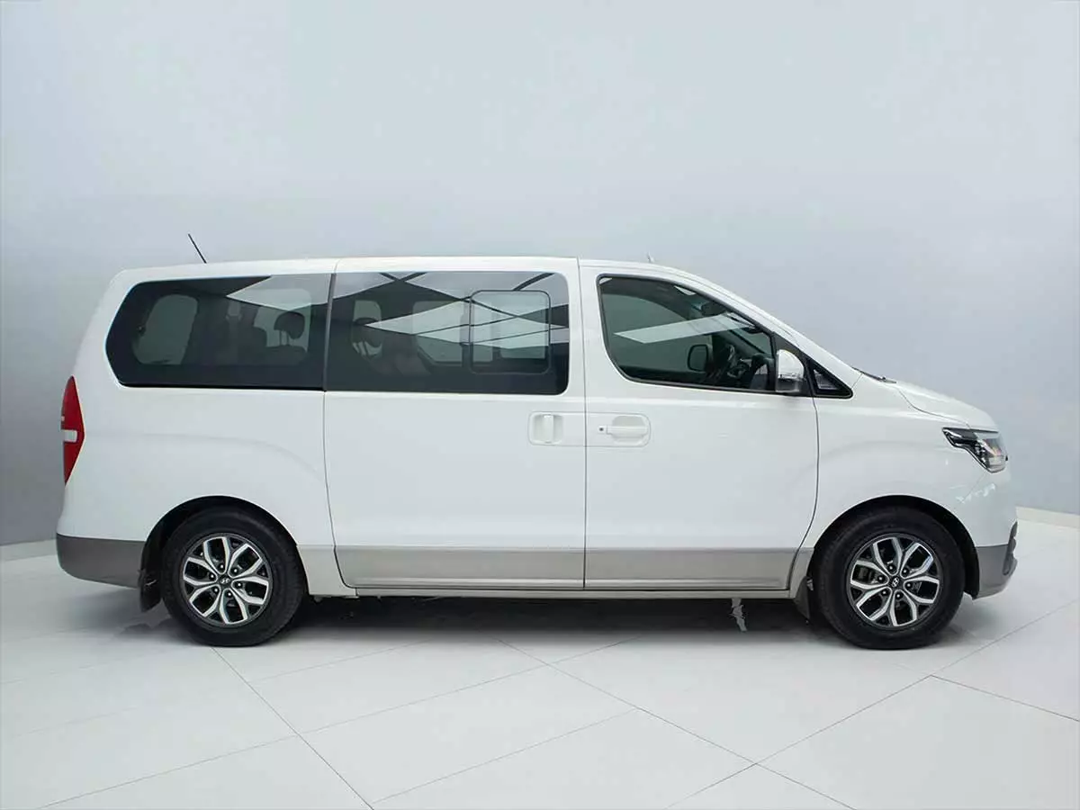 Vehicle Image for 4/18for Hyundai H-1 2.5 CRDI ELITE Auto  9-Seater