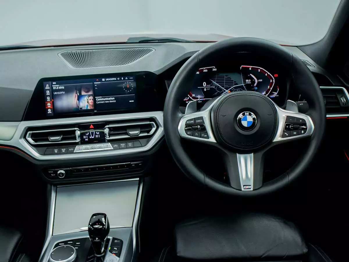 Vehicle Image for 15/17for BMW 3 Series 330i M Sport