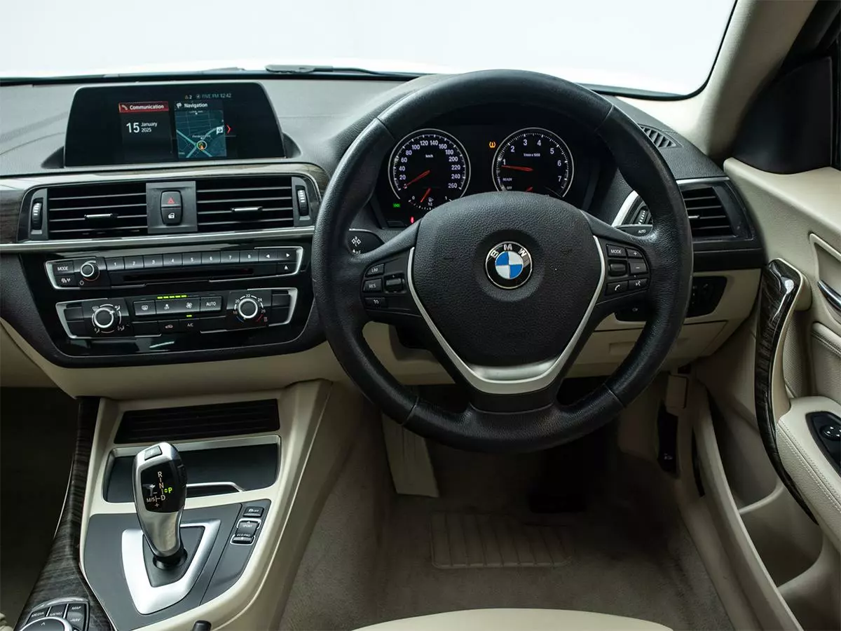 Vehicle Image for 15/17for BMW 2 Series 220i Coupe Luxury Auto