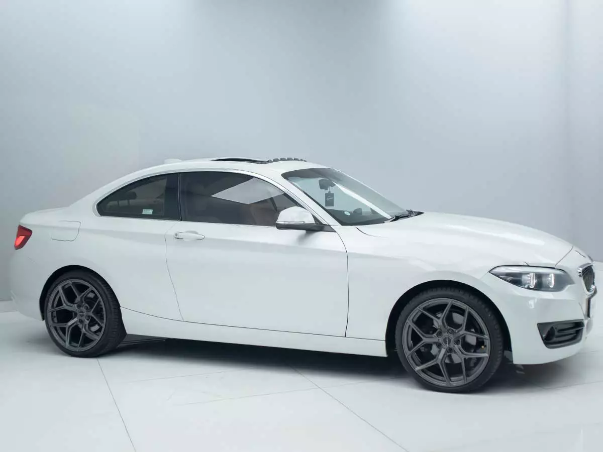 Vehicle Image for 4/17for BMW 2 Series 220i Coupe Luxury Auto