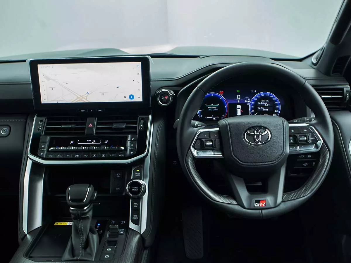 Vehicle Image for 15/18for Toyota Land Cruiser 300 3.3D GR-Sport