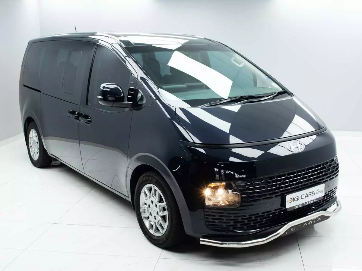 Vehicle Image for 2/17for Hyundai Staria 2.2D Executive 9-seater